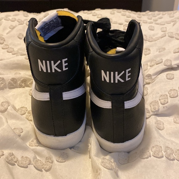 Nike Blazers Black and White 10.5 - Picture 9 of 10